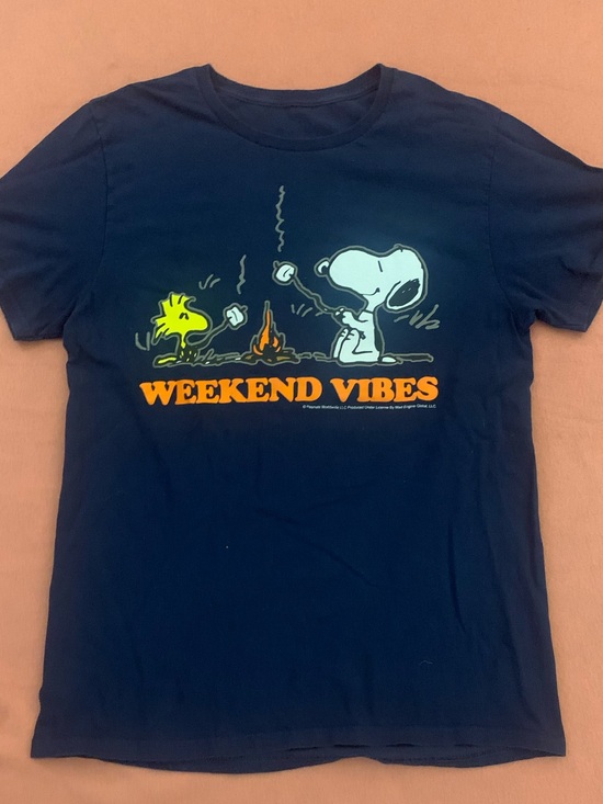Peanuts Tops - SNOOPY “Weekend Vibes” Tee Shirt